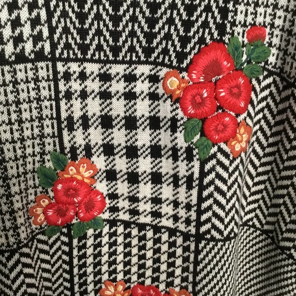 Vintage Hand Embroidered Sweater Geist - Picture 4 of 9